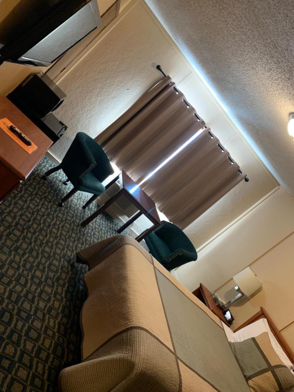 Townhouse Inn & Suites Klamath Falls Exterior photo